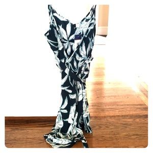 NWT Roxy Drifting Current wrap dress